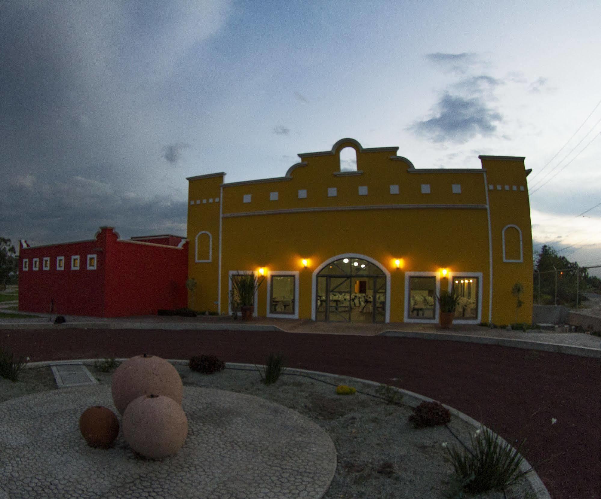 Teoticamp Hotel San Juan Teotihuacan Exterior photo